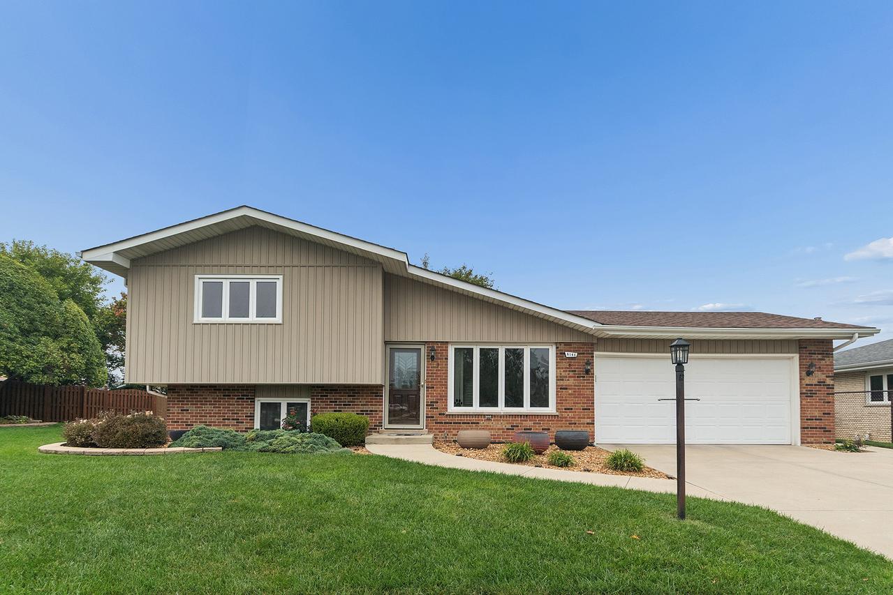 6148 La Grande Ct., Oak Forest, IL 60452