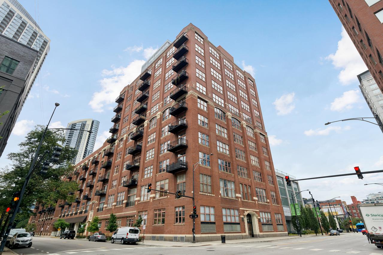 360 W Illinois St. #7A, Chicago, IL 60654