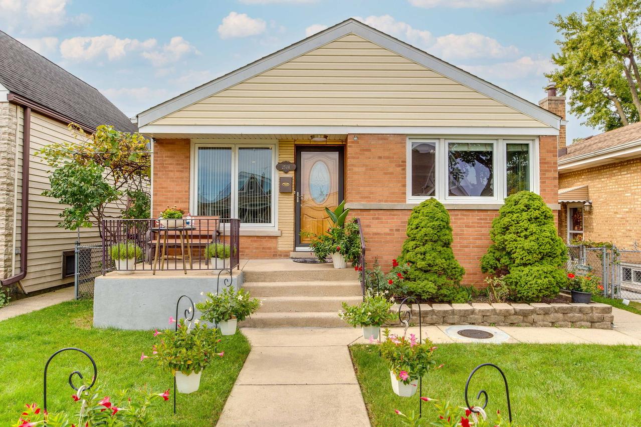 2574 Rhodes Ave., River Grove, IL 60171