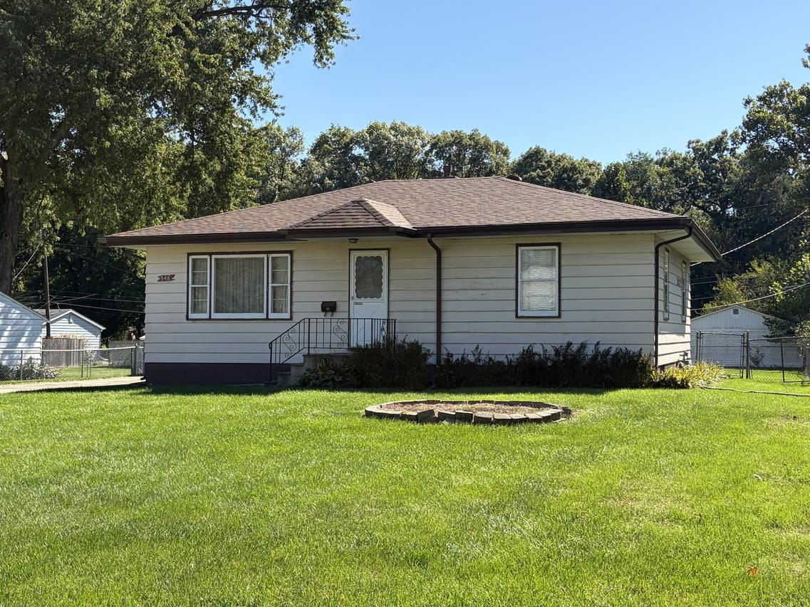 546 Oaklawn Ave., East Moline, IL 61244