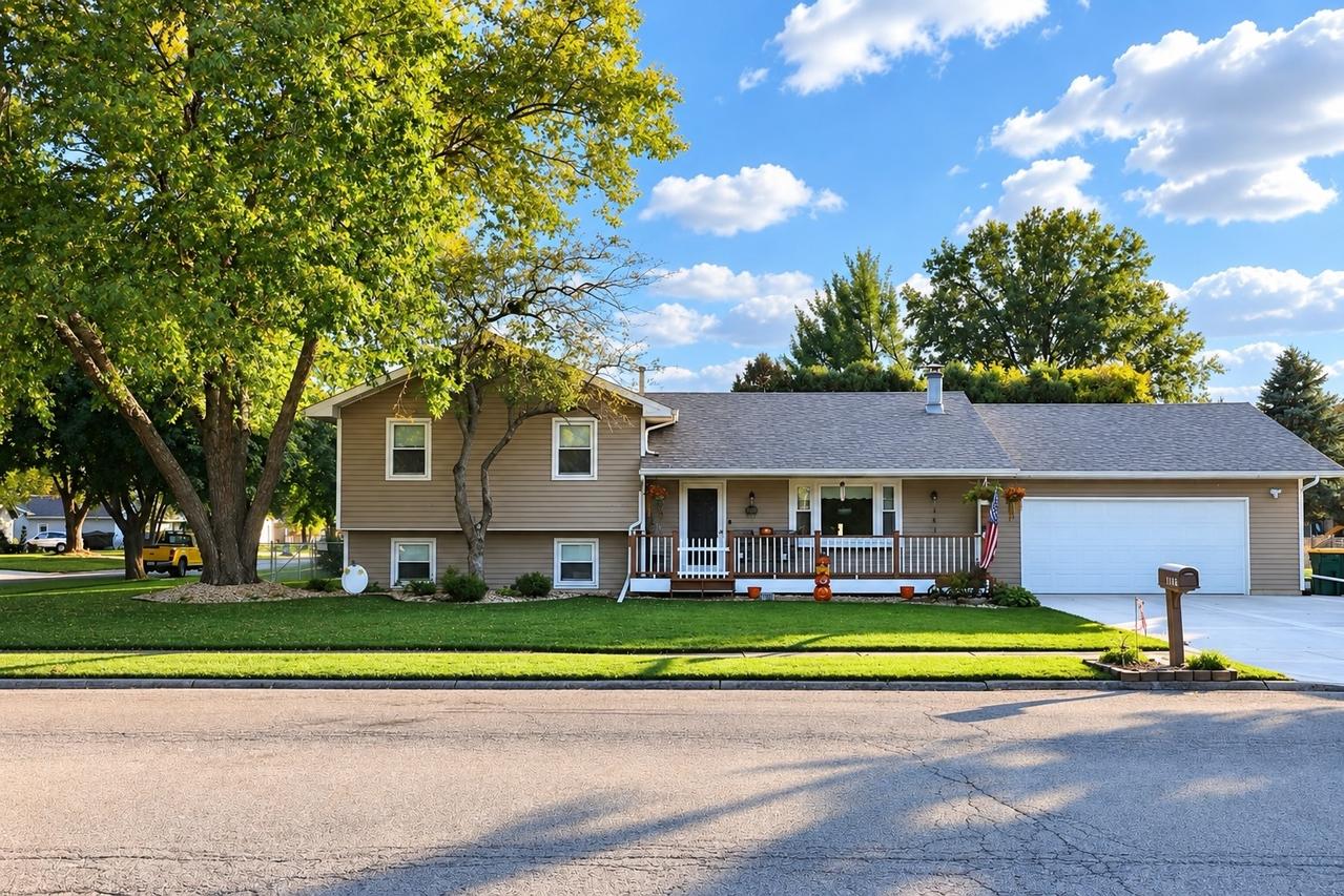 1102 Woodwind Dr., Plano, IL 60545