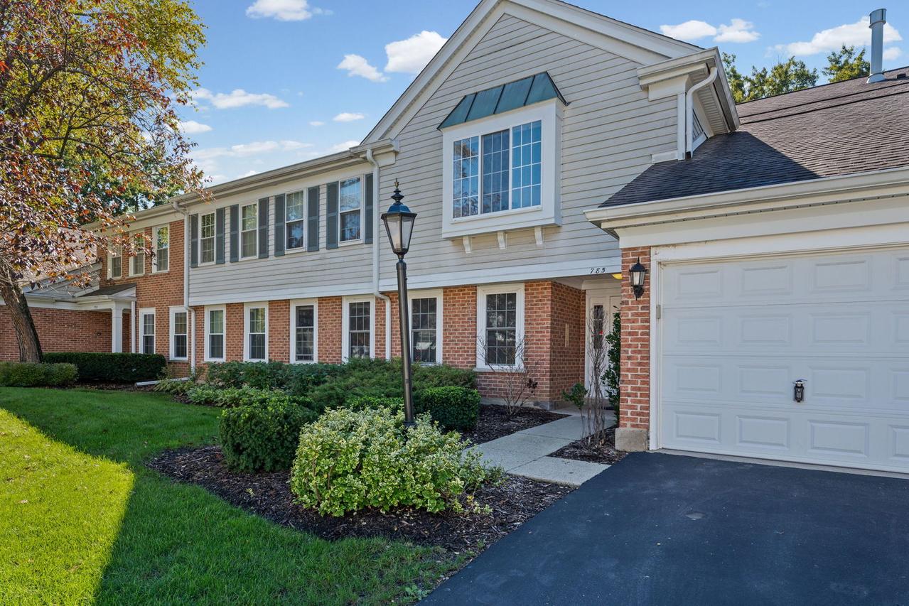 785 Margate Ln. #B, Prospect Heights, IL 60070