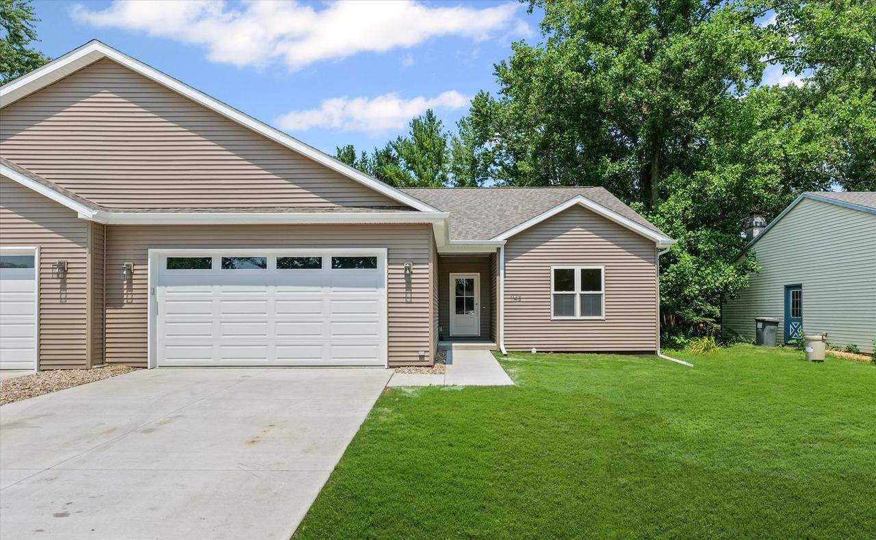 114 W Mchenry St. #B, Urbana, IL 61801