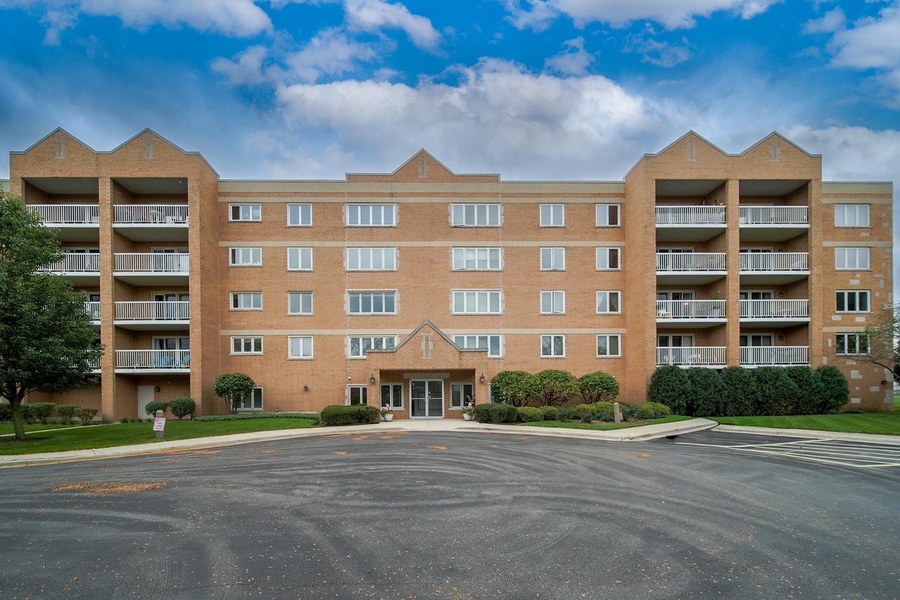 7450 N Waukegan Rd. #309, Niles, IL 60714