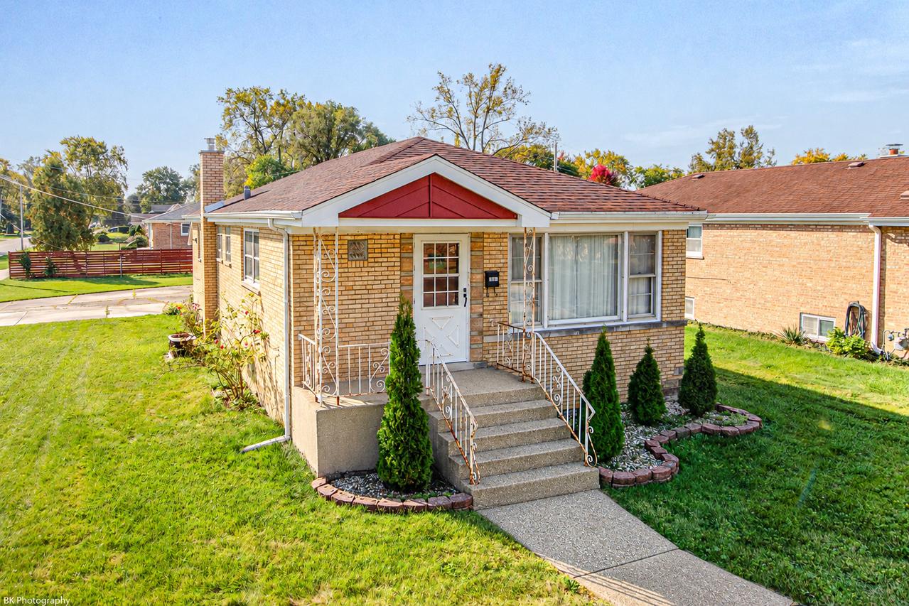 5101 W 83rd St., Burbank, IL 60459