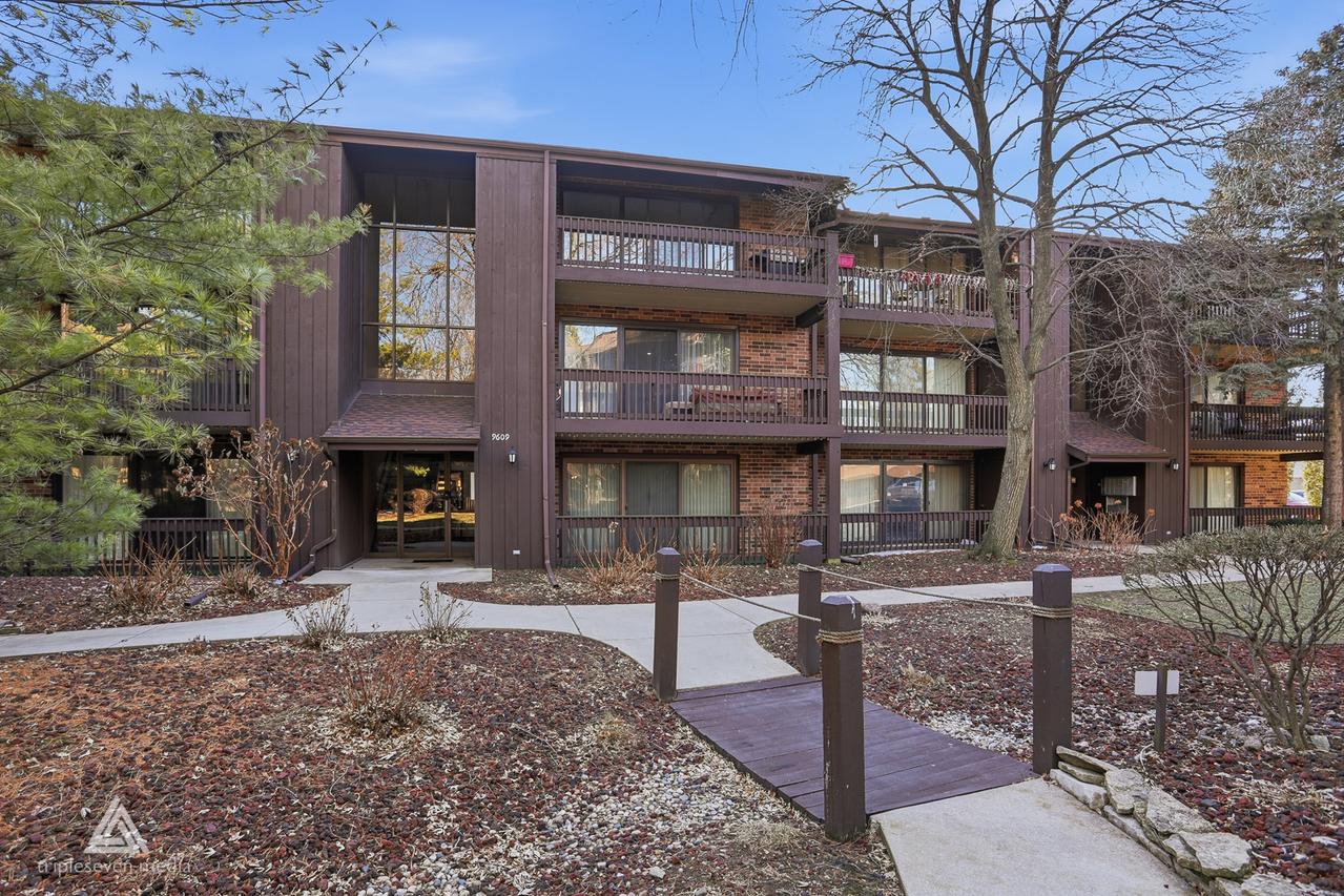 9609 Austin Ave. #W3, Oak Lawn, IL 60453