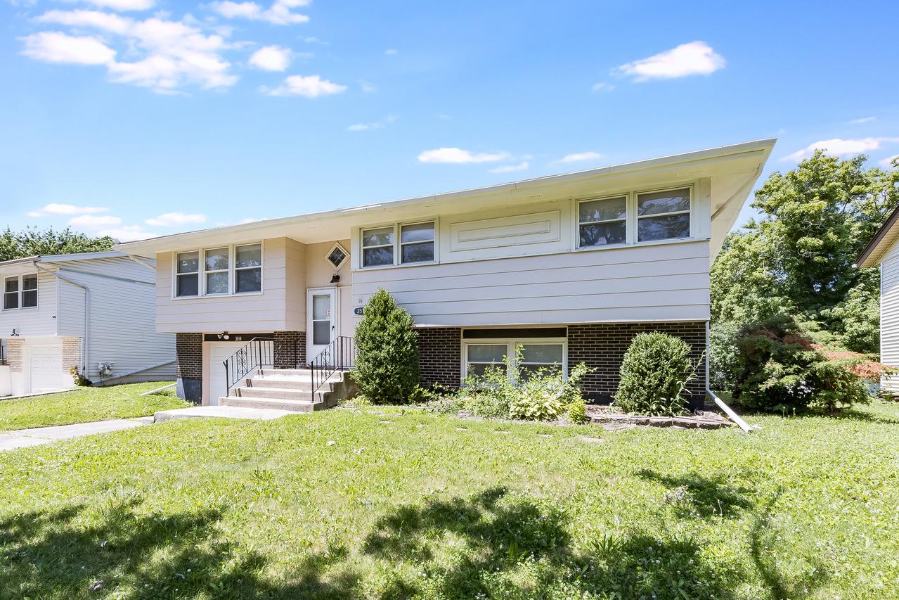 3510 Chestnut Dr., Hazel Crest, IL 60429