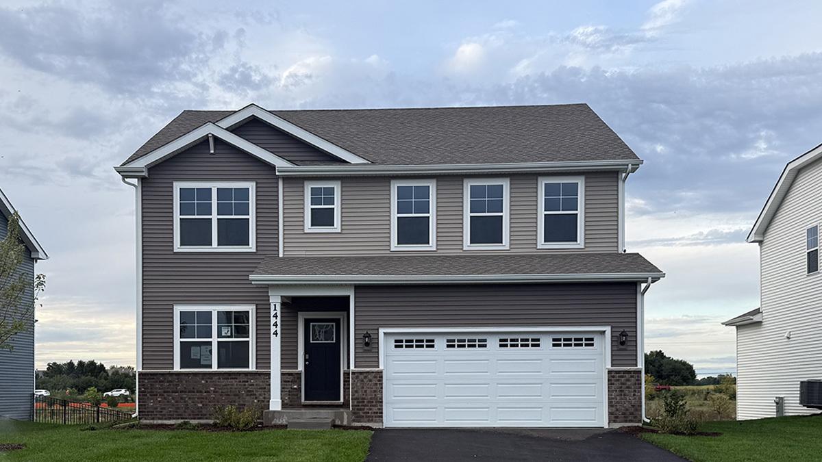 1444 Vintage Dr., Oswego, IL 60543
