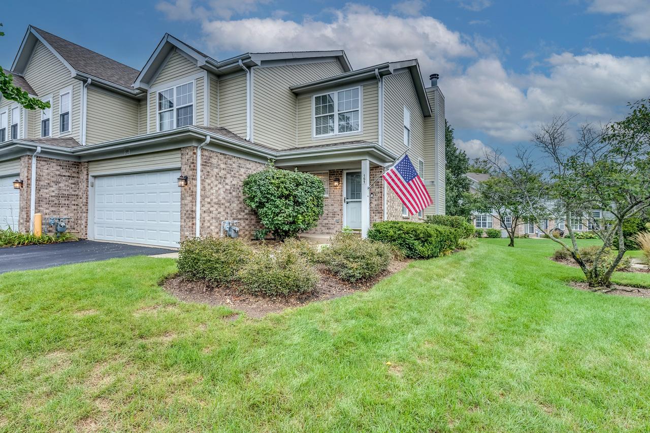 151 Sussex Ct., Roselle, IL 60172