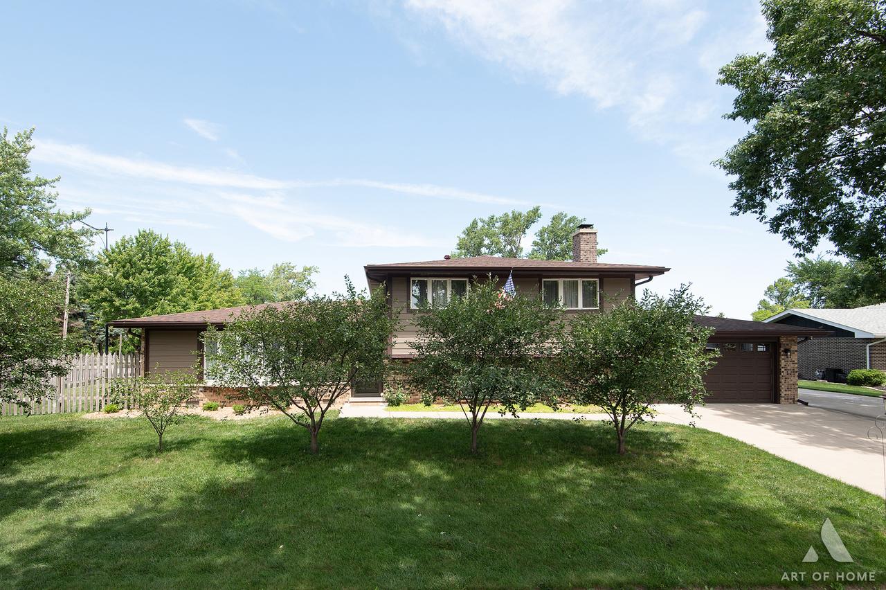 8140 W 91st St., Hickory Hills, IL 60457