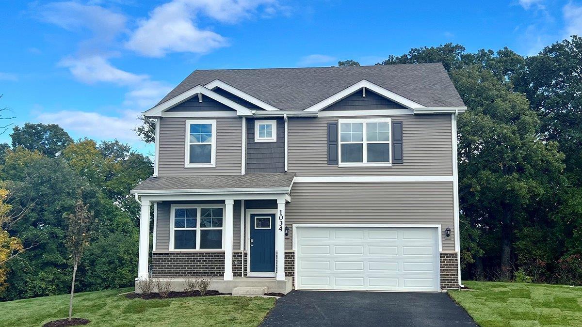 1034 Emerald Dr., Montgomery, IL 60538