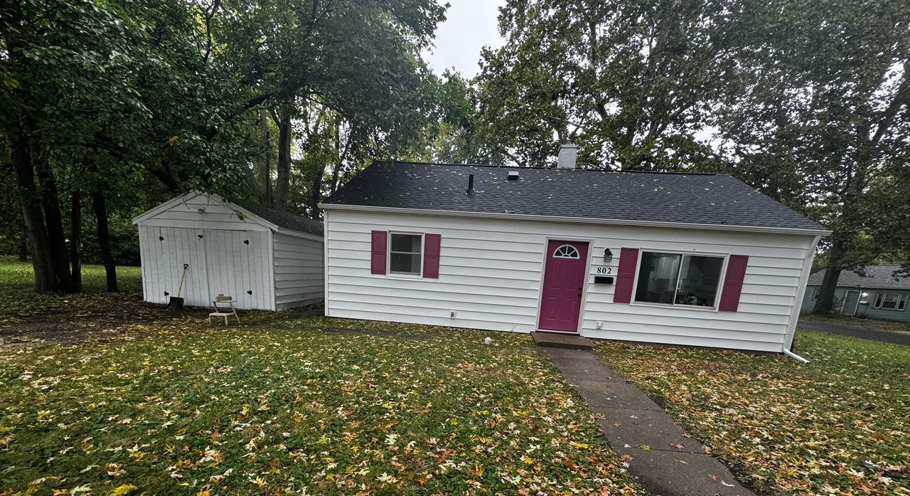 802 Sherwood Ter., Champaign, IL 61820