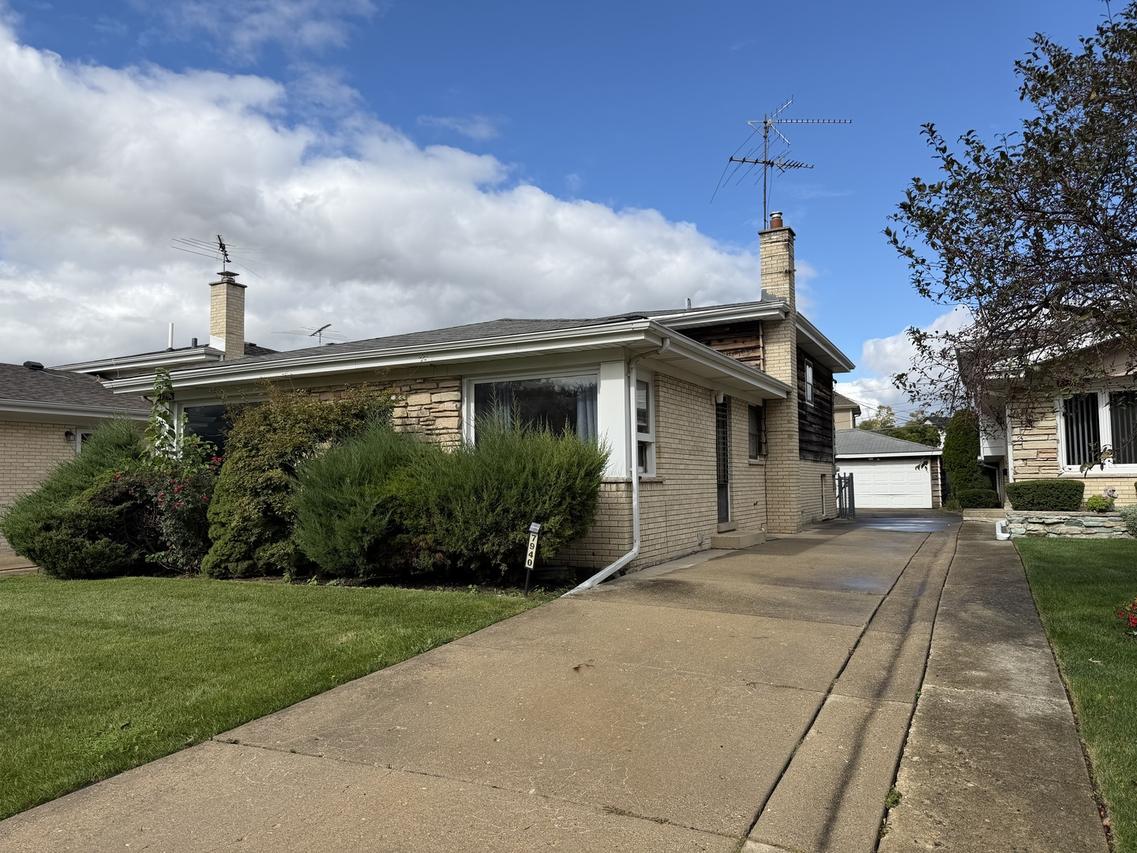 7940 W Executive Ct., Norridge, IL 60706