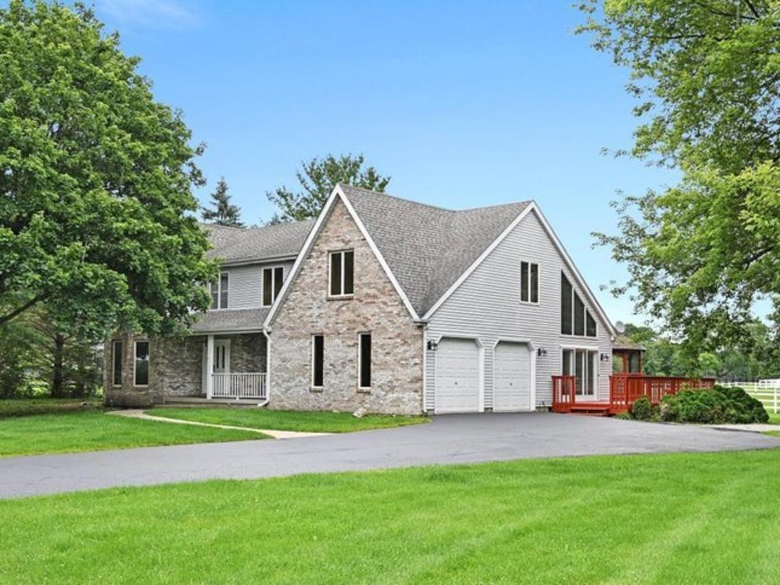 6N777 Palomino Dr., St. Charles, IL 60175