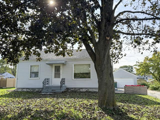 903 Grandview Ave., Lockport, IL 60441
