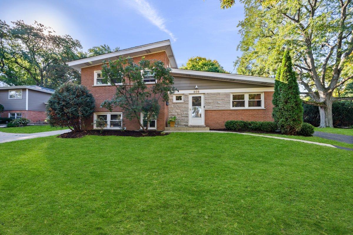 305 Wilshire Dr., Wilmette, IL 60091