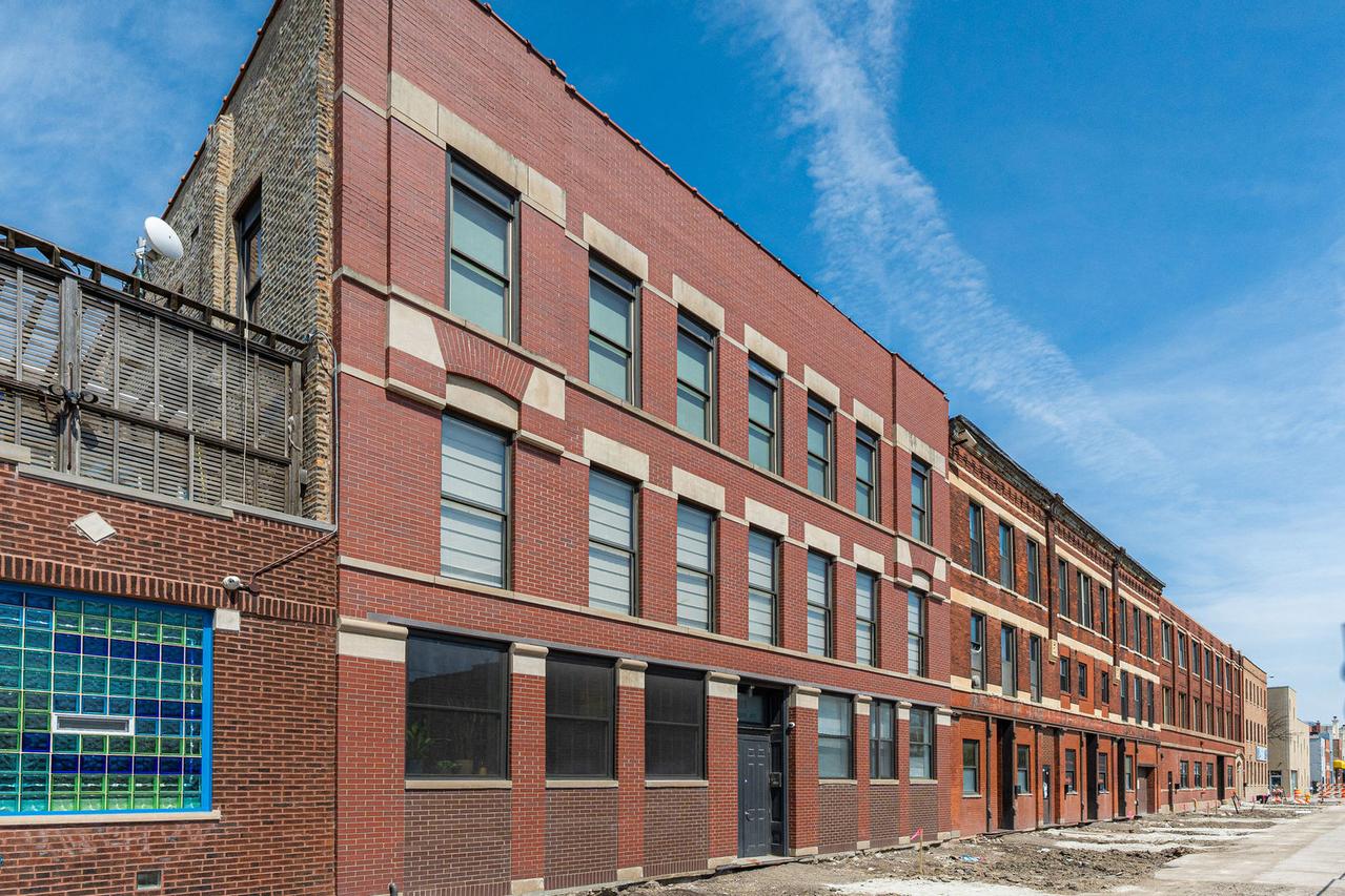 2120 W Grand Ave. #D, Chicago, IL 60612