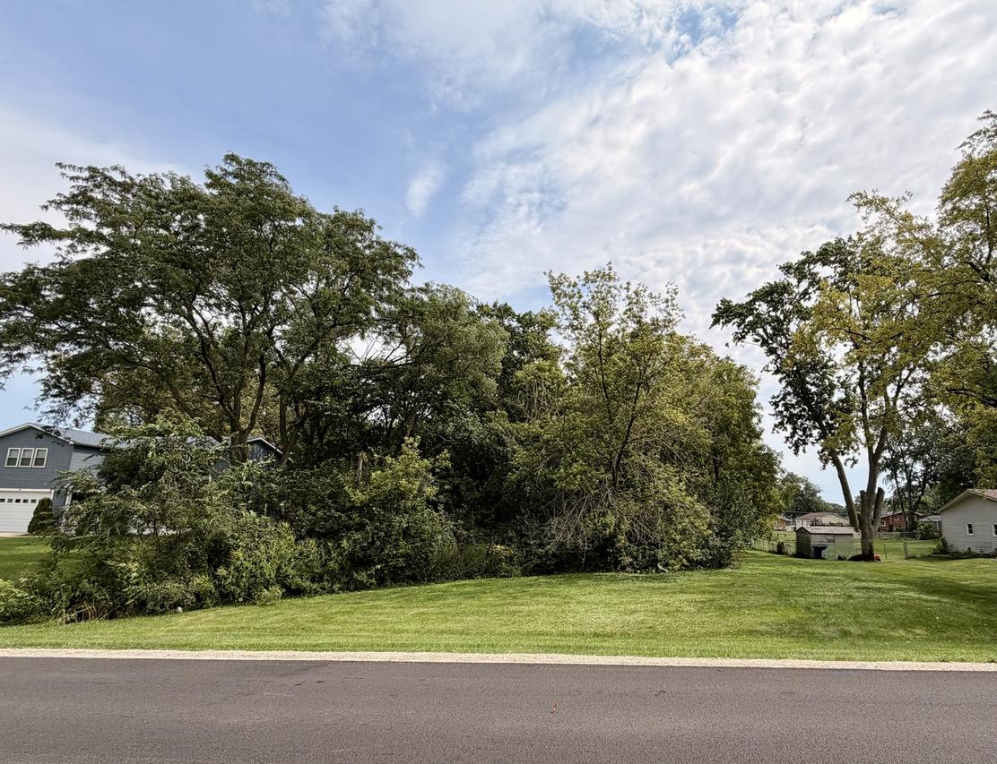 2N309 Pearl Ave., Glen Ellyn, IL 60137