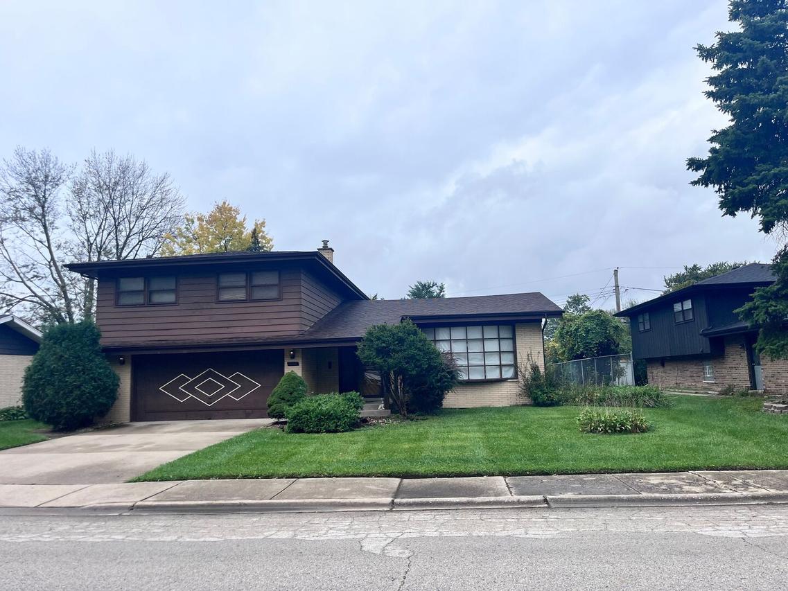 15234 Ingleside Ave., South Holland, IL 60473