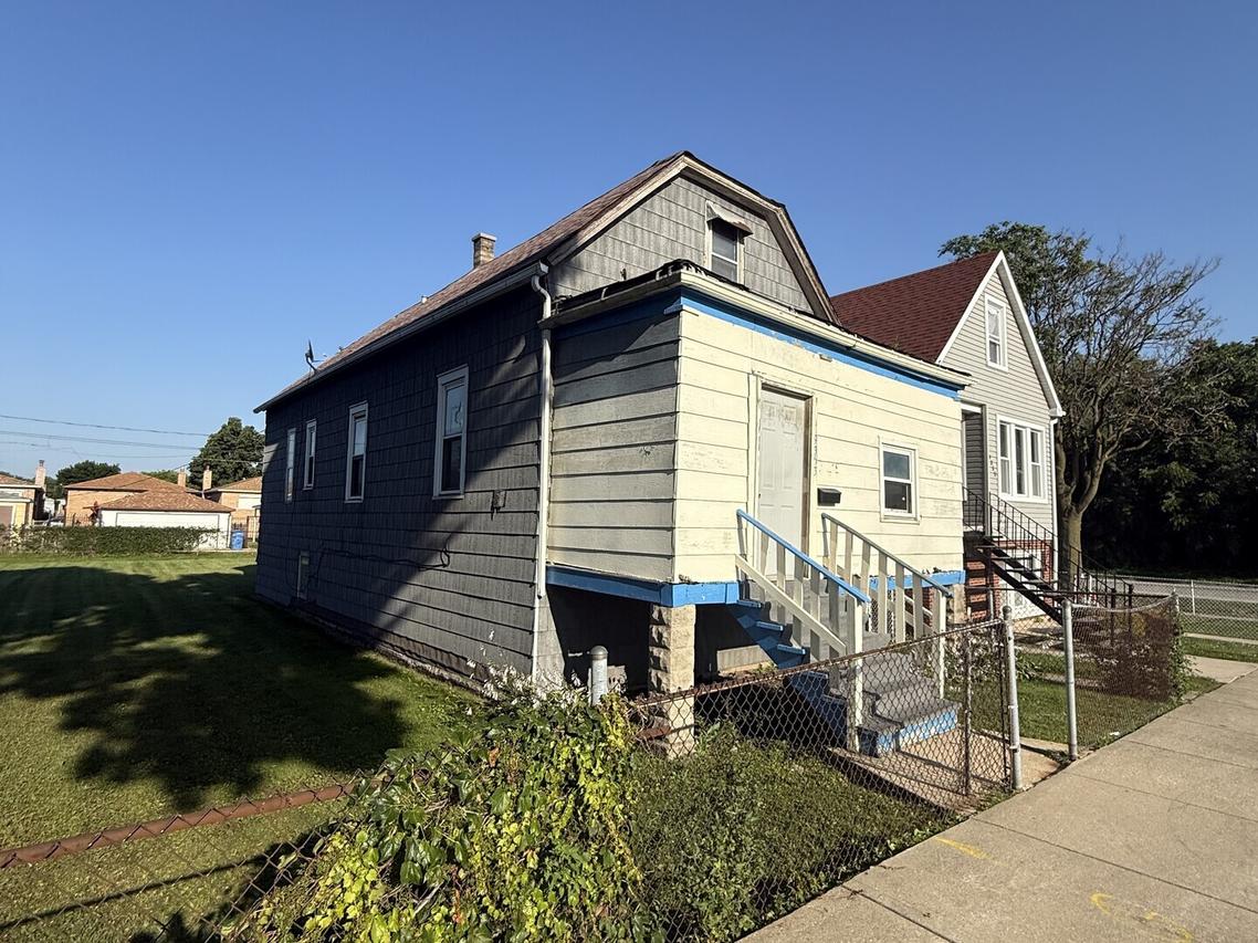 9353 S Yates Blvd., Chicago, IL 60617