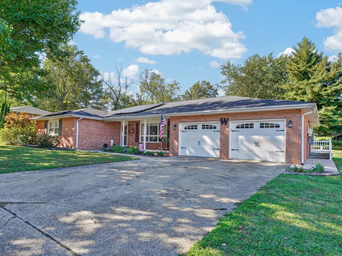 303 Cherry Hill Dr., Mount Carmel, IL 62863