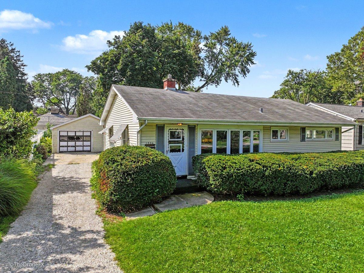 1006 Arbor Ave., Wheaton, IL 60189