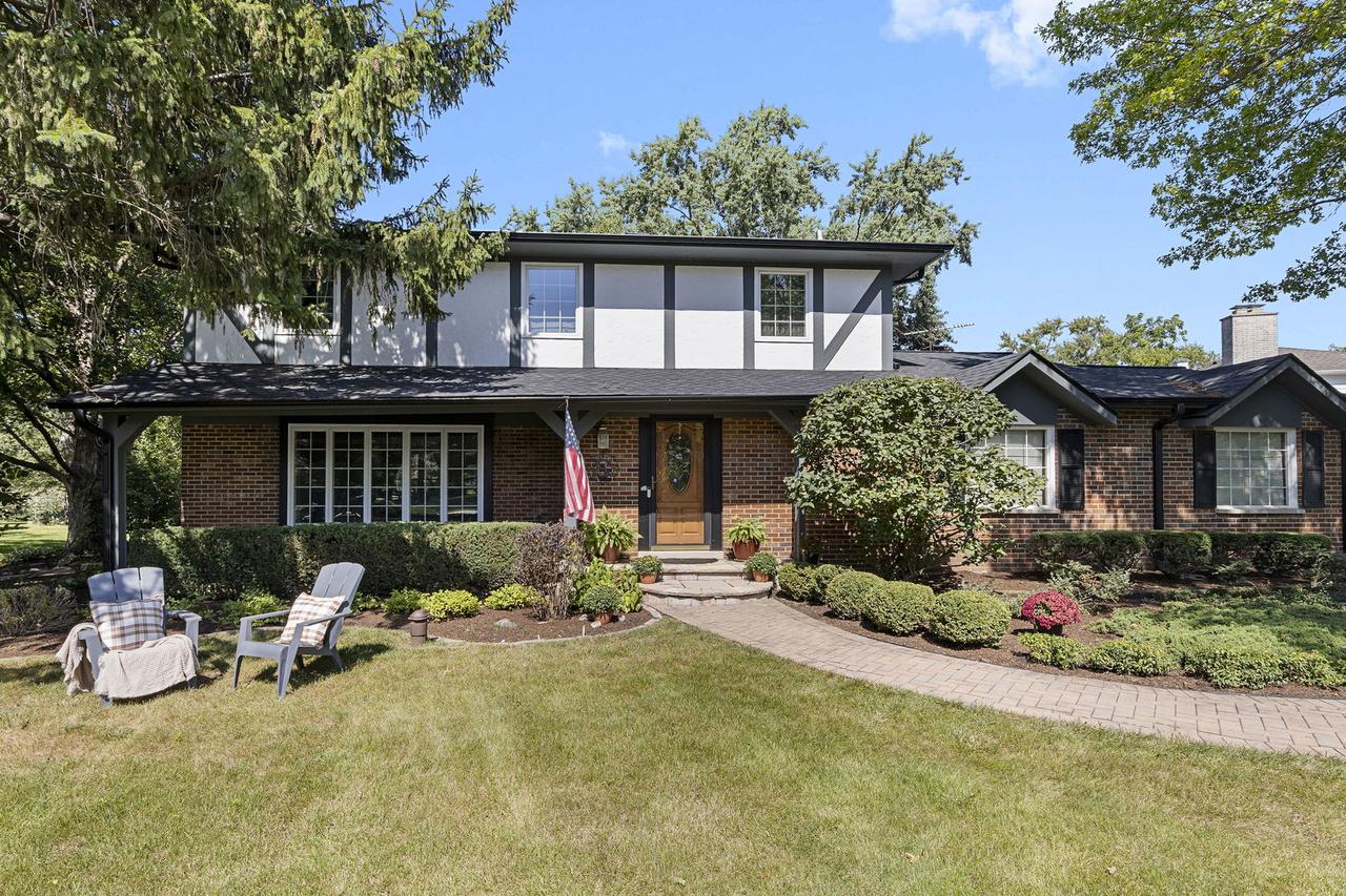 402 Minnaqua Dr., Prospect Heights, IL 60070
