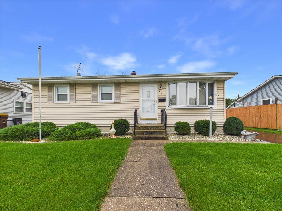 415 E 8th St., Belvidere, IL 61008