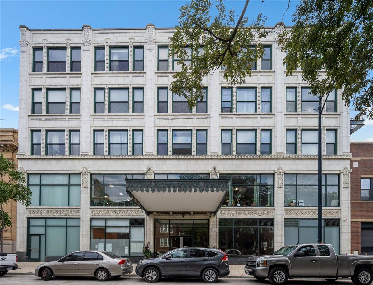 4715 N Racine Ave. #502, Chicago, IL 60640