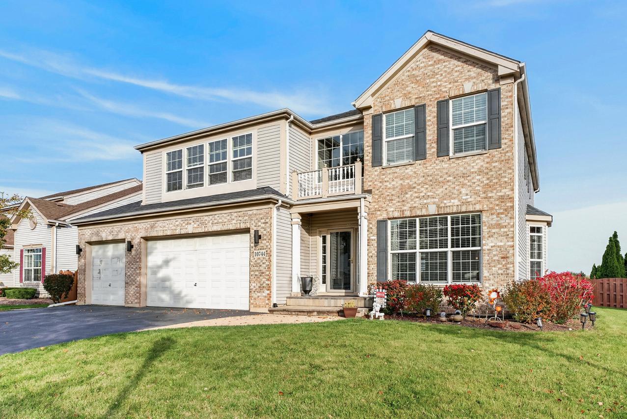 10744 Wheatlands Way, Huntley, IL 60142