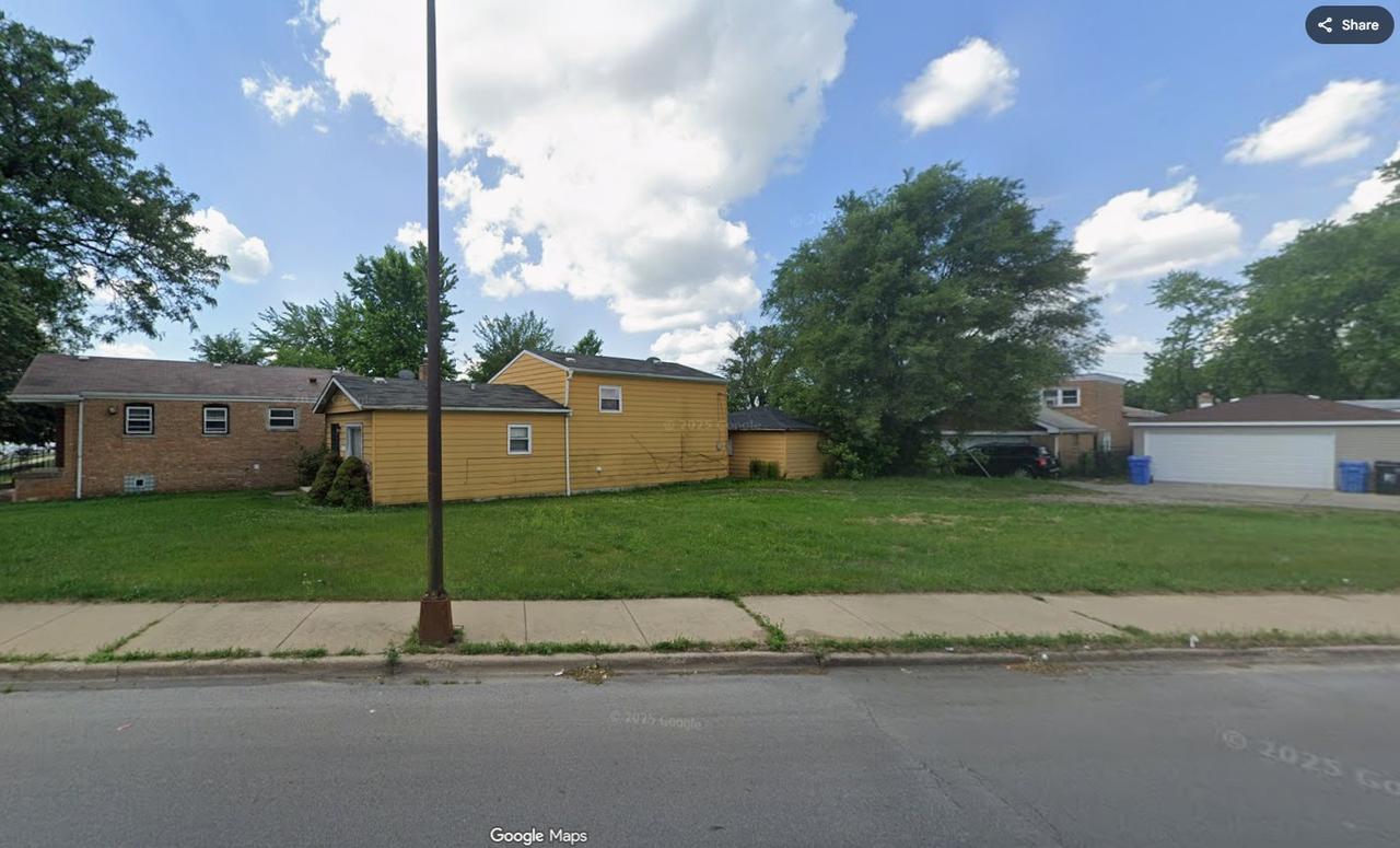 8910 S Anthony Ave., Chicago, IL 60617