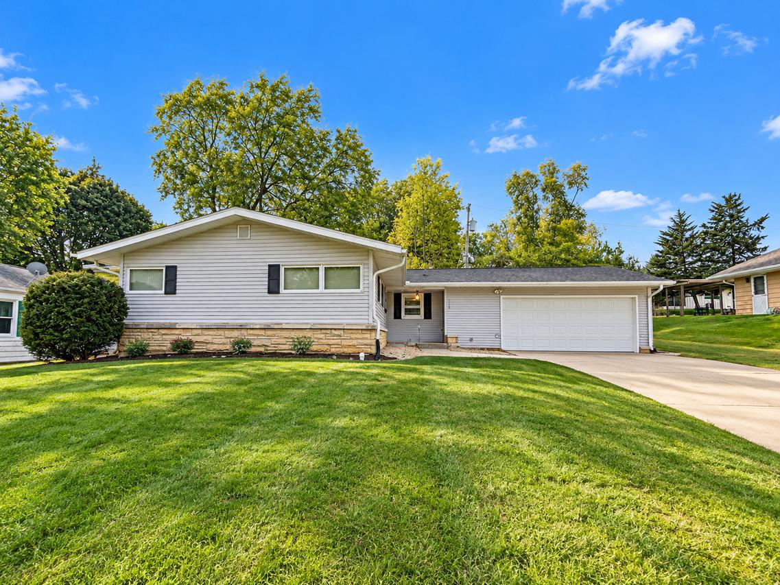 1210 S Homestead Ave., Freeport, IL 61032
