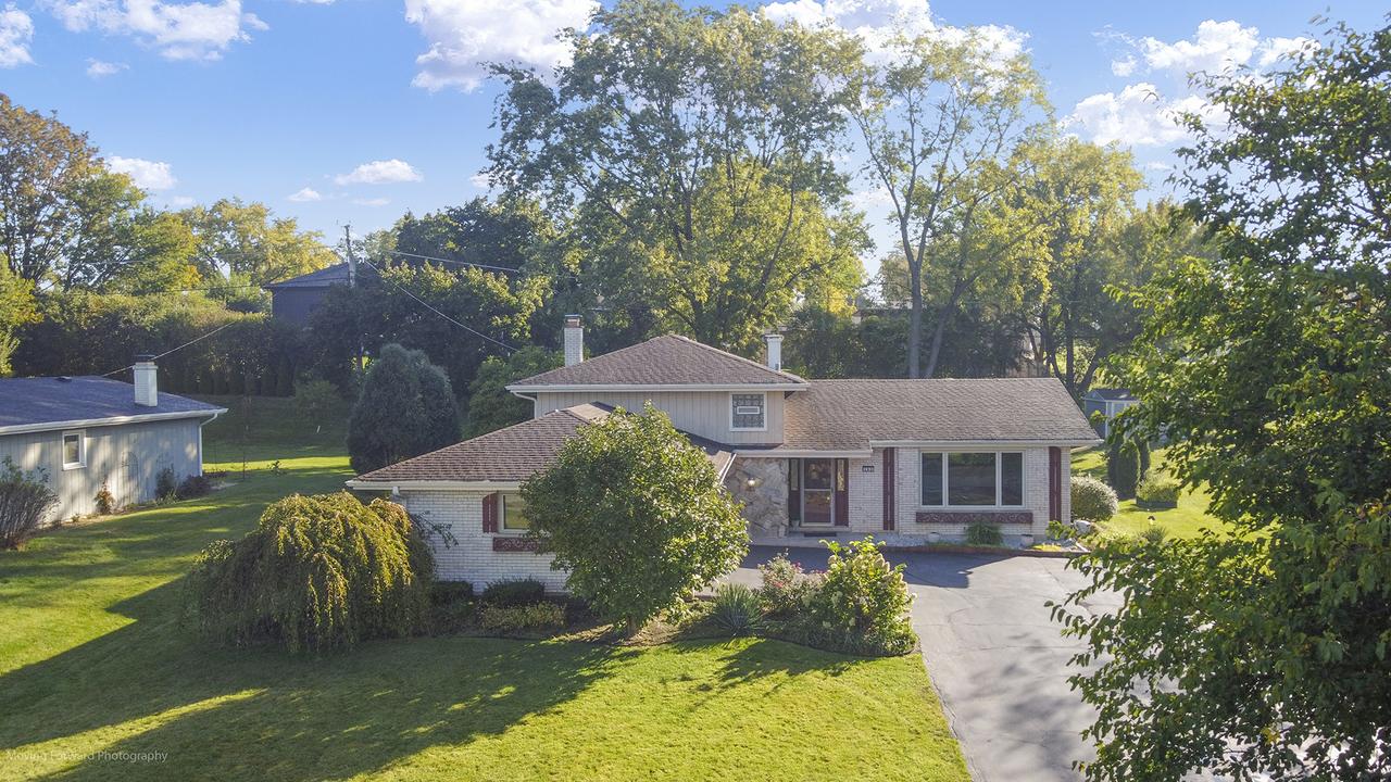 163 S Circle Ave., Bloomingdale, IL 60108