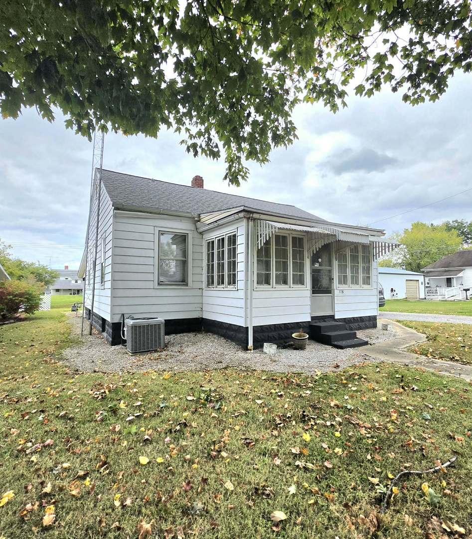 305 N Pearl St., Mcleansboro, IL 62859