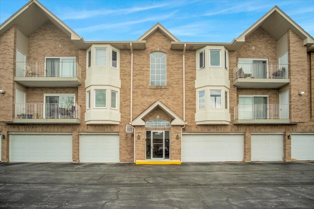 11480 S Magnolia Ln. #101, Alsip, IL 60803