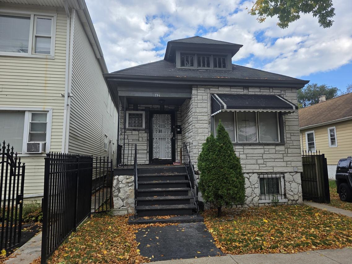8621 S Marquette Ave., Chicago, IL 60617
