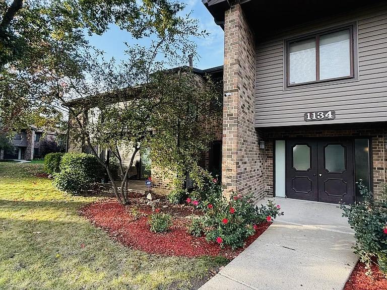 1134 E Randville Dr. #1I, Palatine, IL 60074