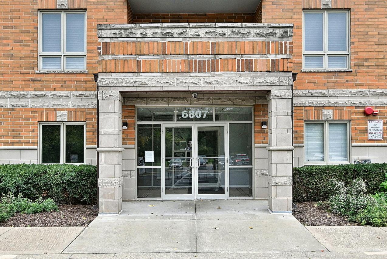 6807 N Milwaukee Ave. #302, Niles, IL 60714
