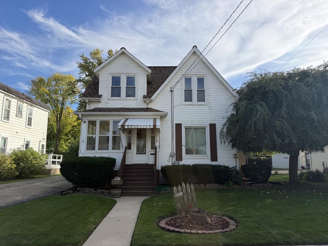 1318 Pleasant St., Dekalb, IL 60115