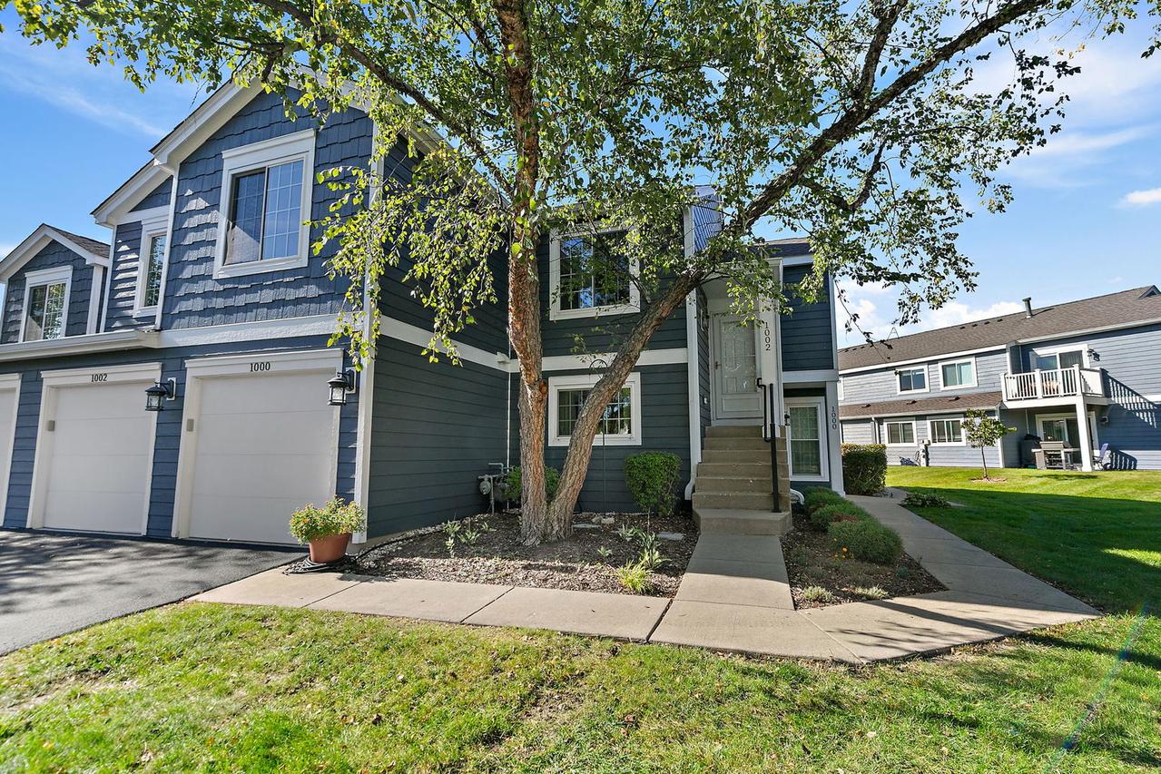 1002 Boston Cir., Schaumburg, IL 60193
