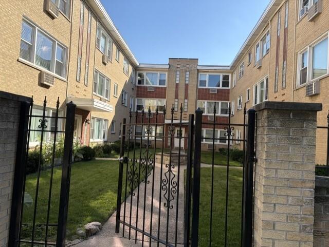 3203 W Berwyn Ave. #3W, Chicago, IL 60625