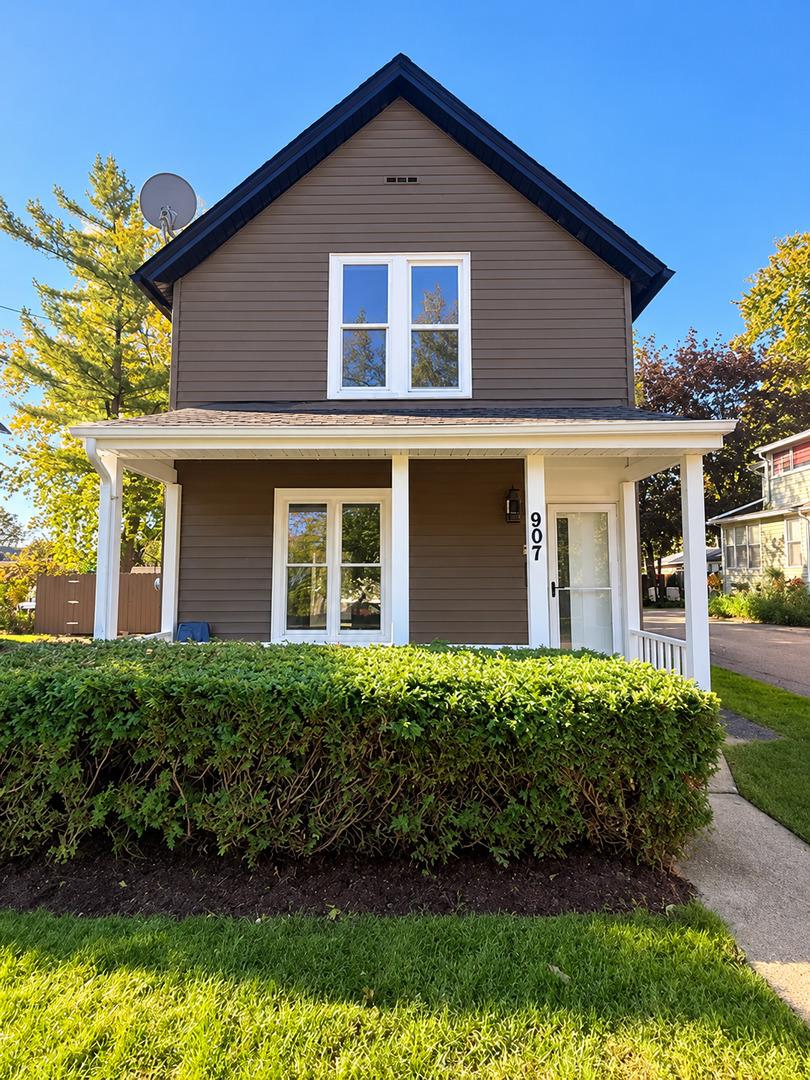 907 Porter St., Waukegan, IL 60085