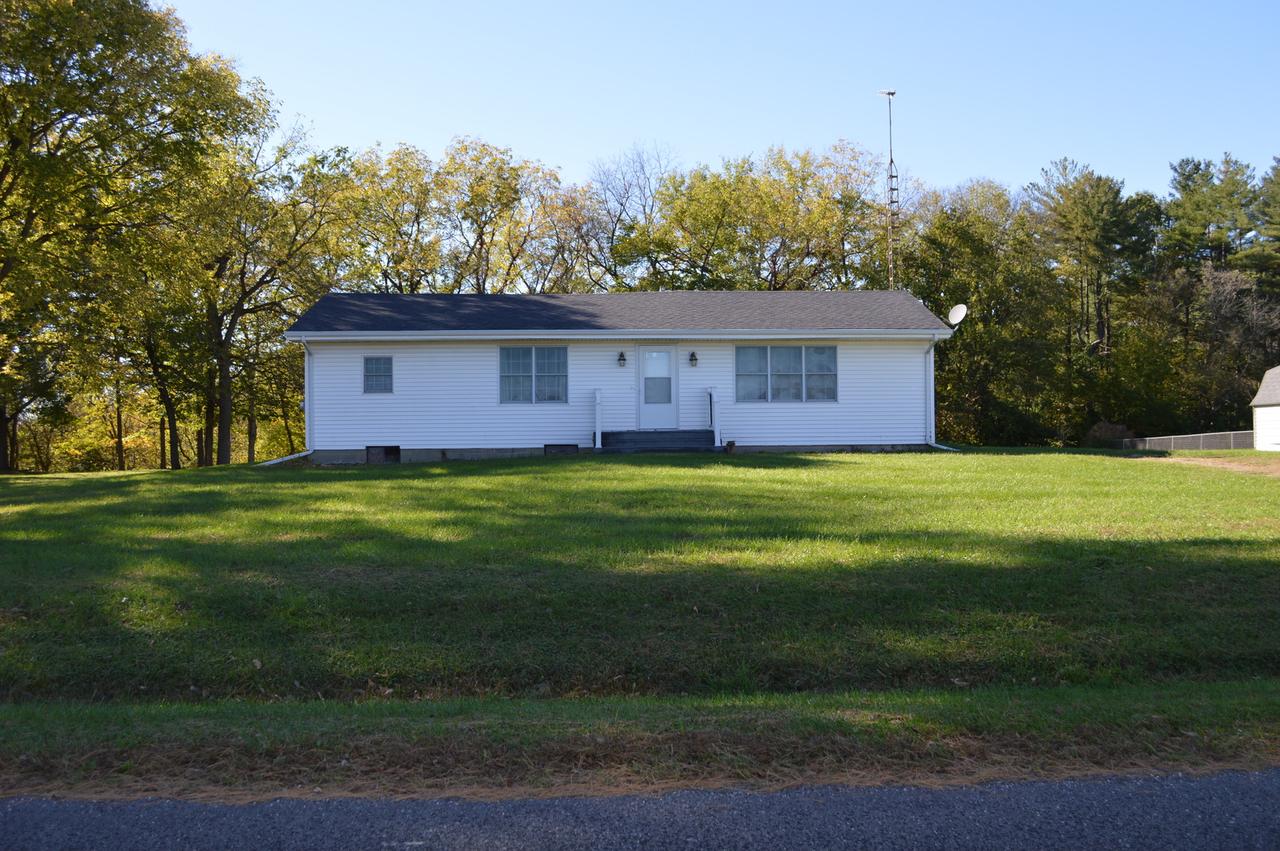 11581 2125 East St., Princeton, IL 61356
