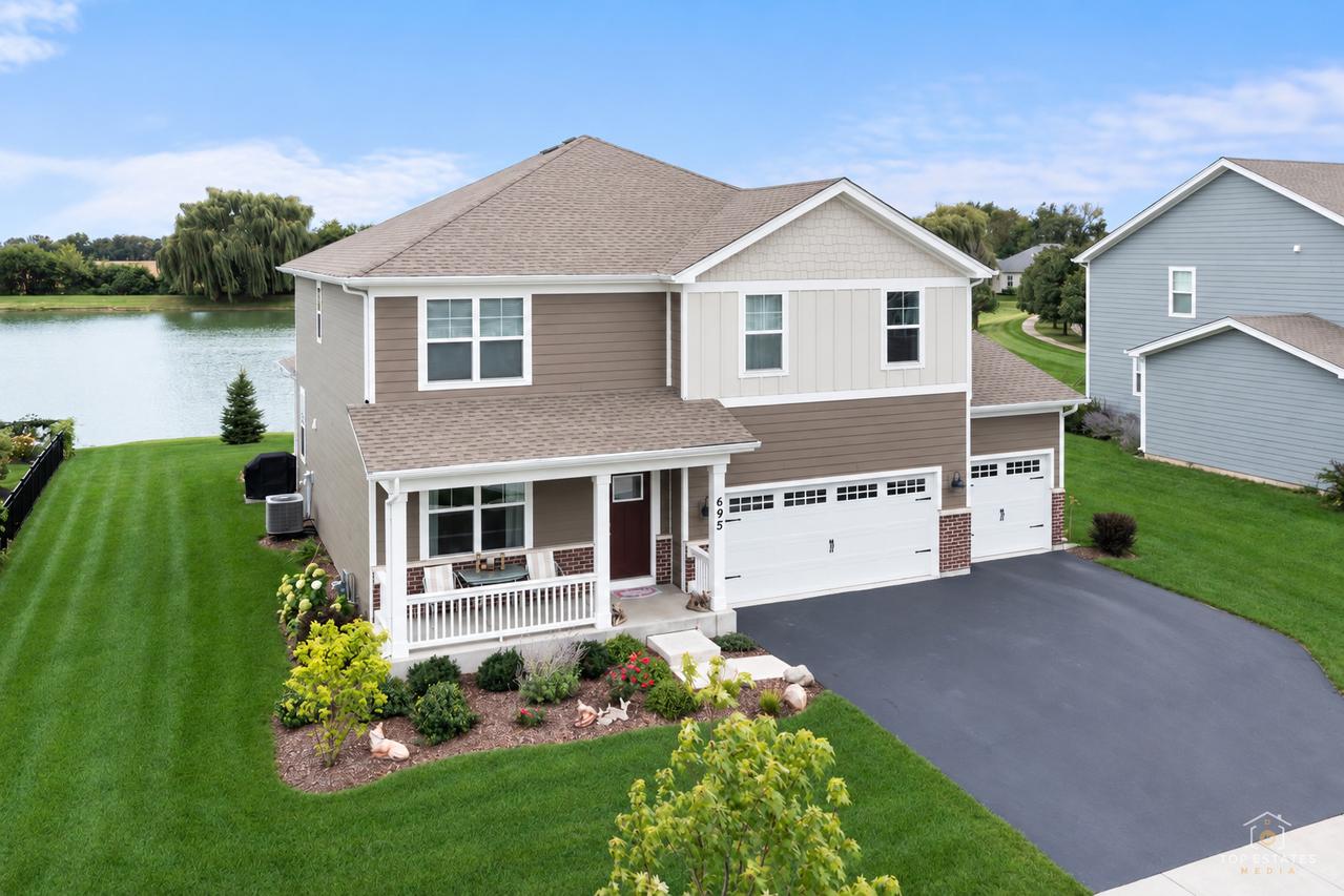 695 Kentshire Cir., Elgin, IL 60124