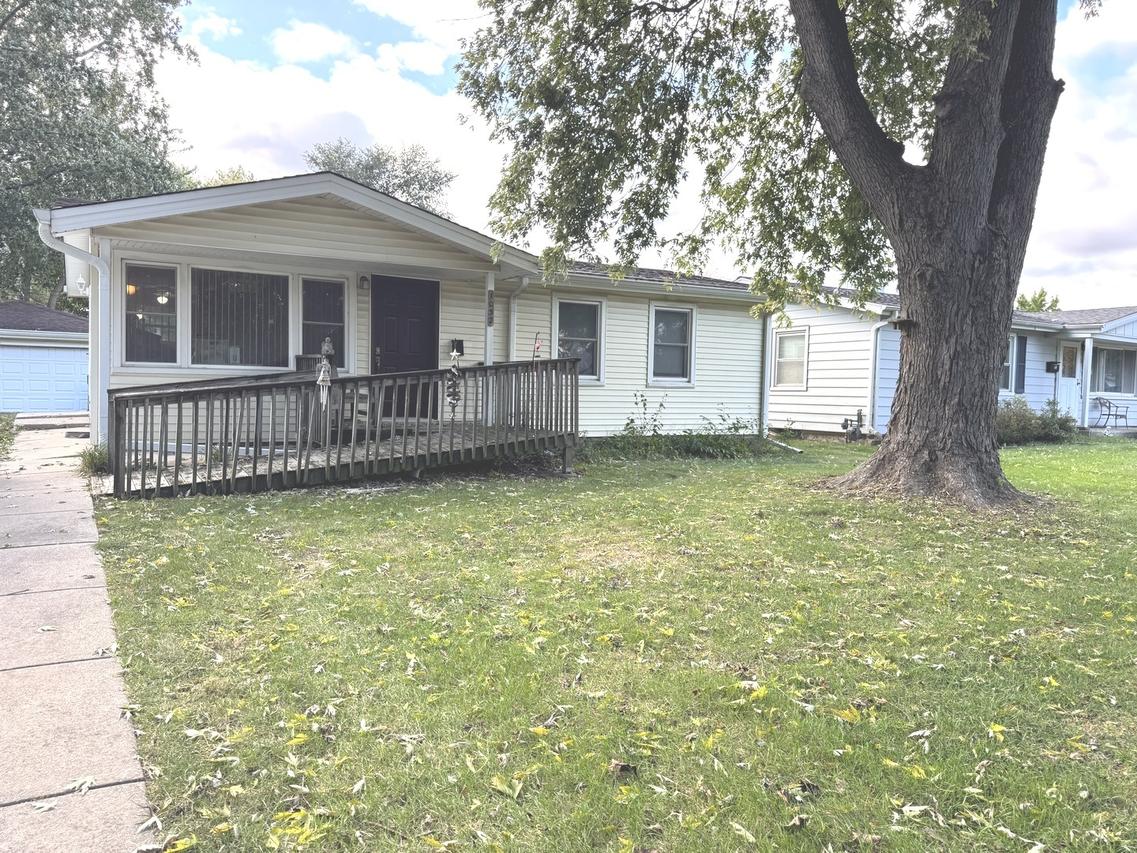 1032 Kim Pl., Lemont, IL 60439