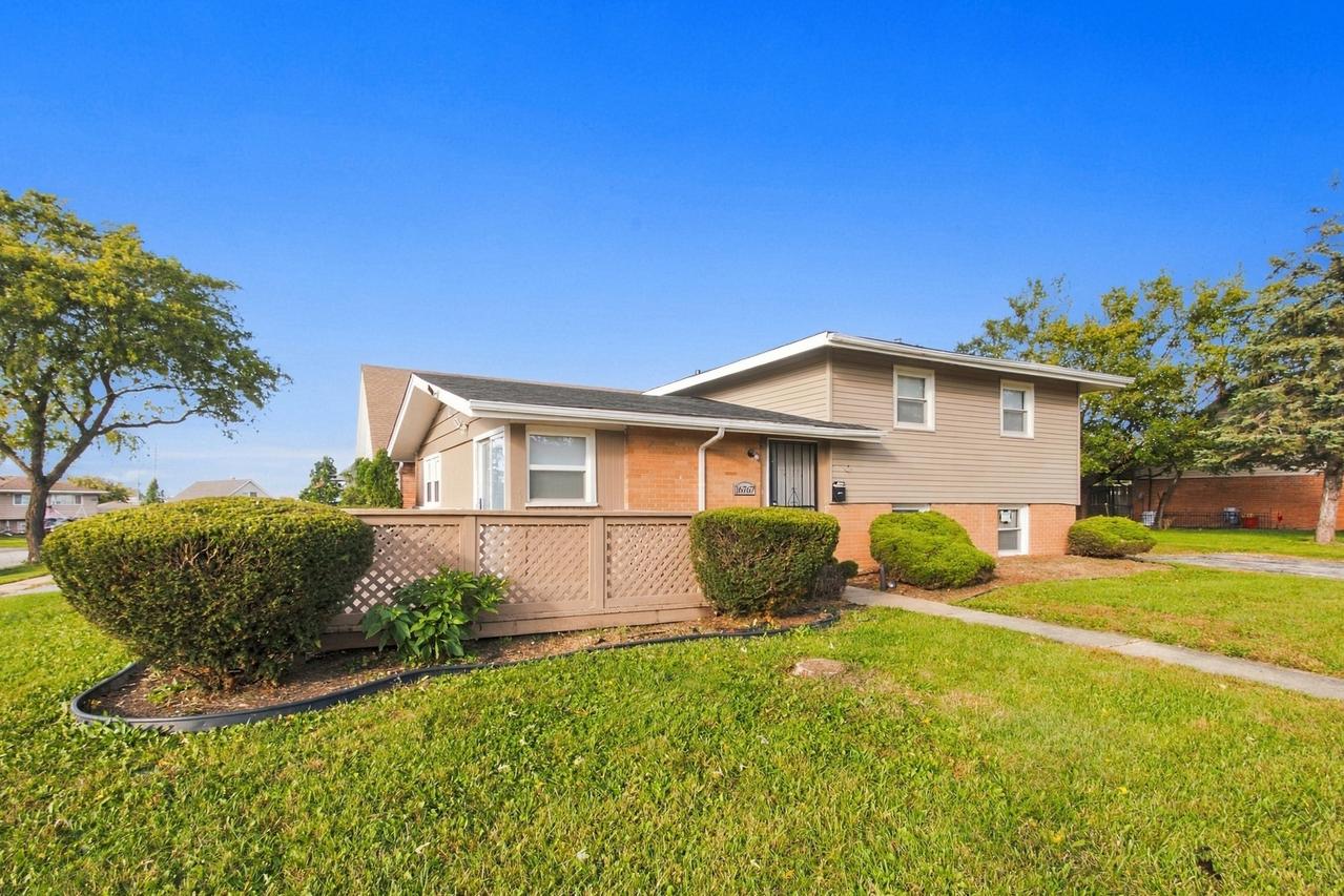 16767 Sunset Ridge Dr., Country Club Hills, IL 60478