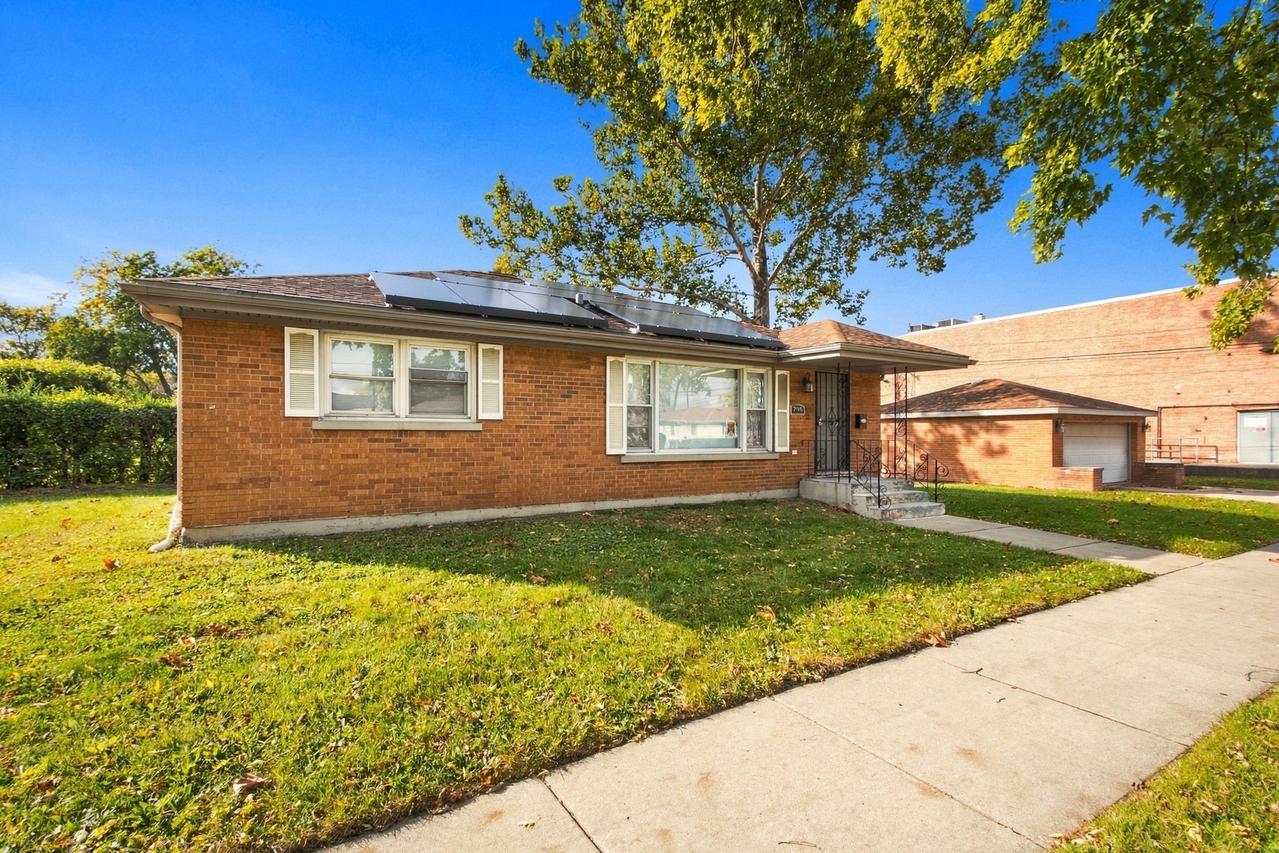 796 E 163rd St., South Holland, IL 60473