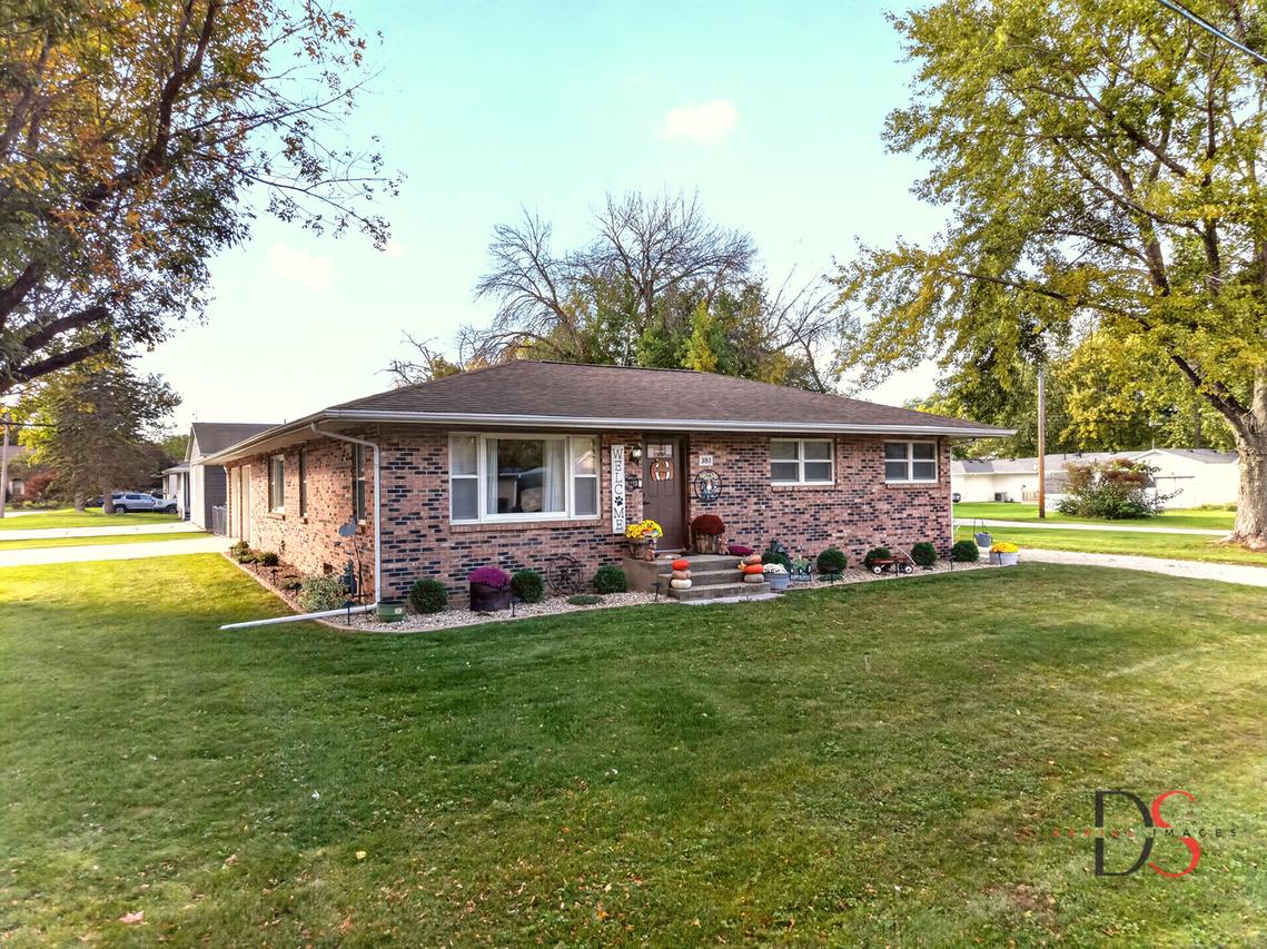 381 S Hossack St., Seneca, IL 61360