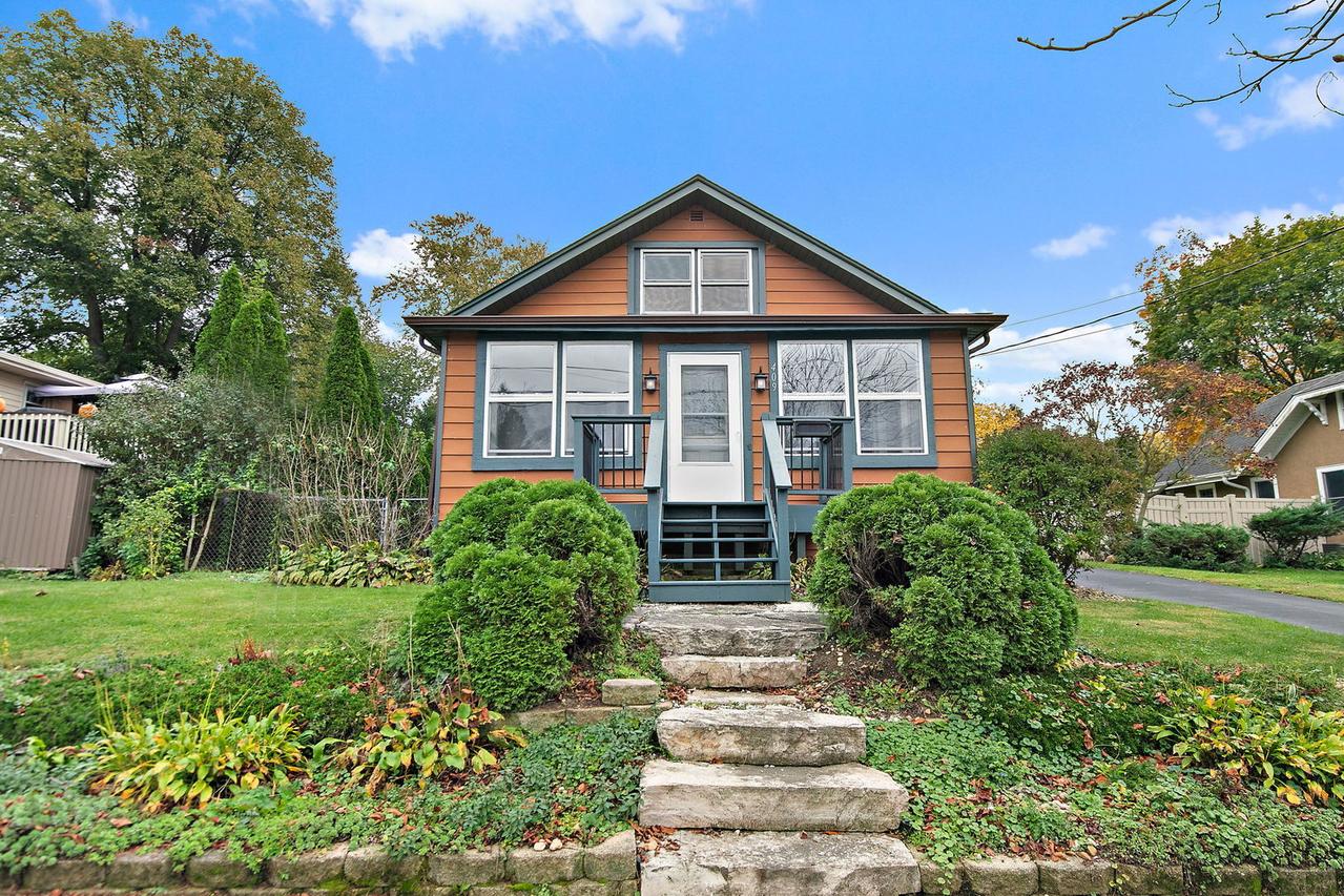 409 S River Rd., Algonquin, IL 60102