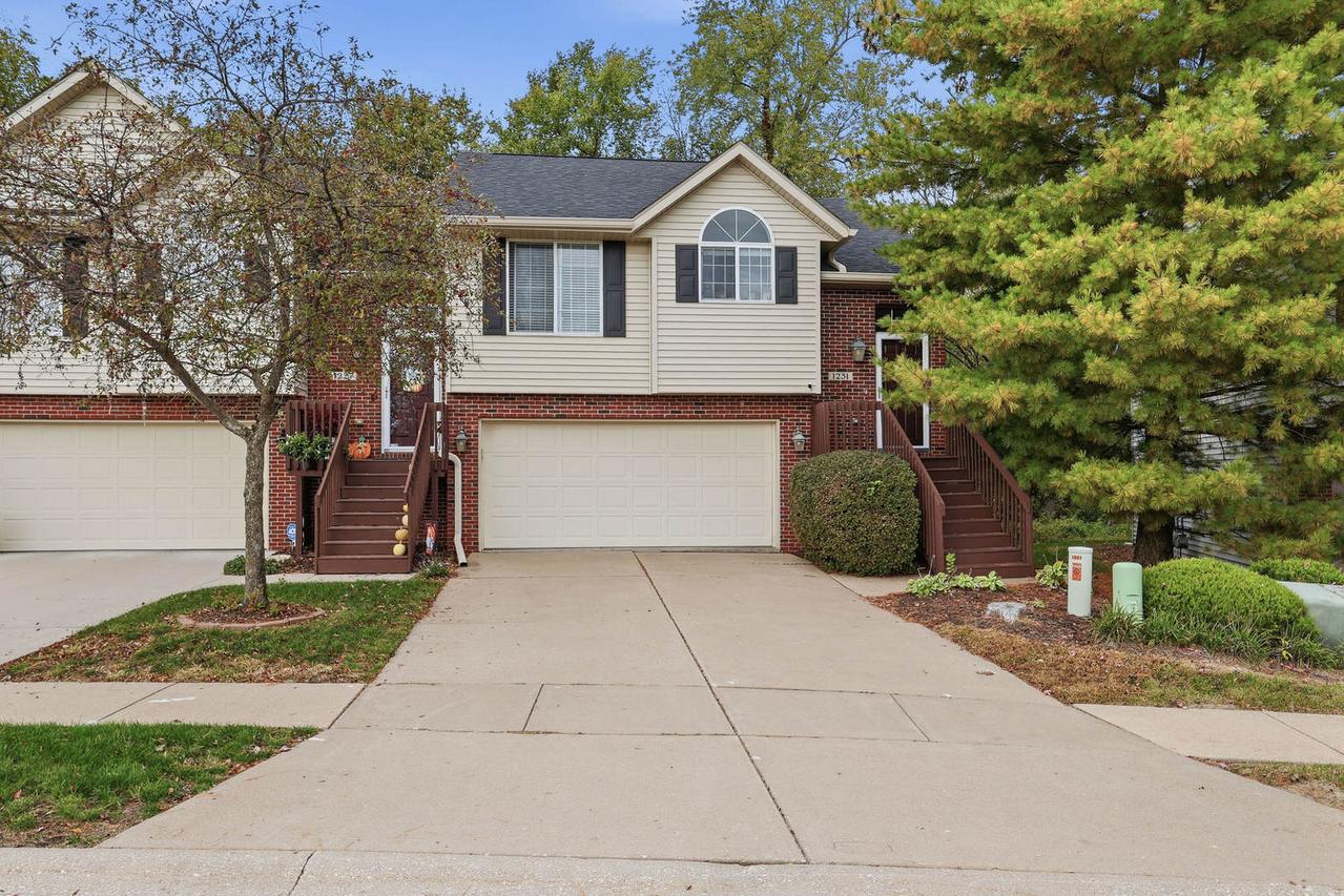 1231 33rd Ave Cir., Silvis, IL 61282